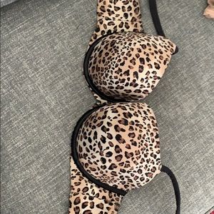 Cacique bra; 38DDD; lots of life left.